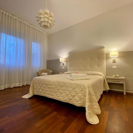 Villa Alda Suites & Rooms Cervia Exterior photo
