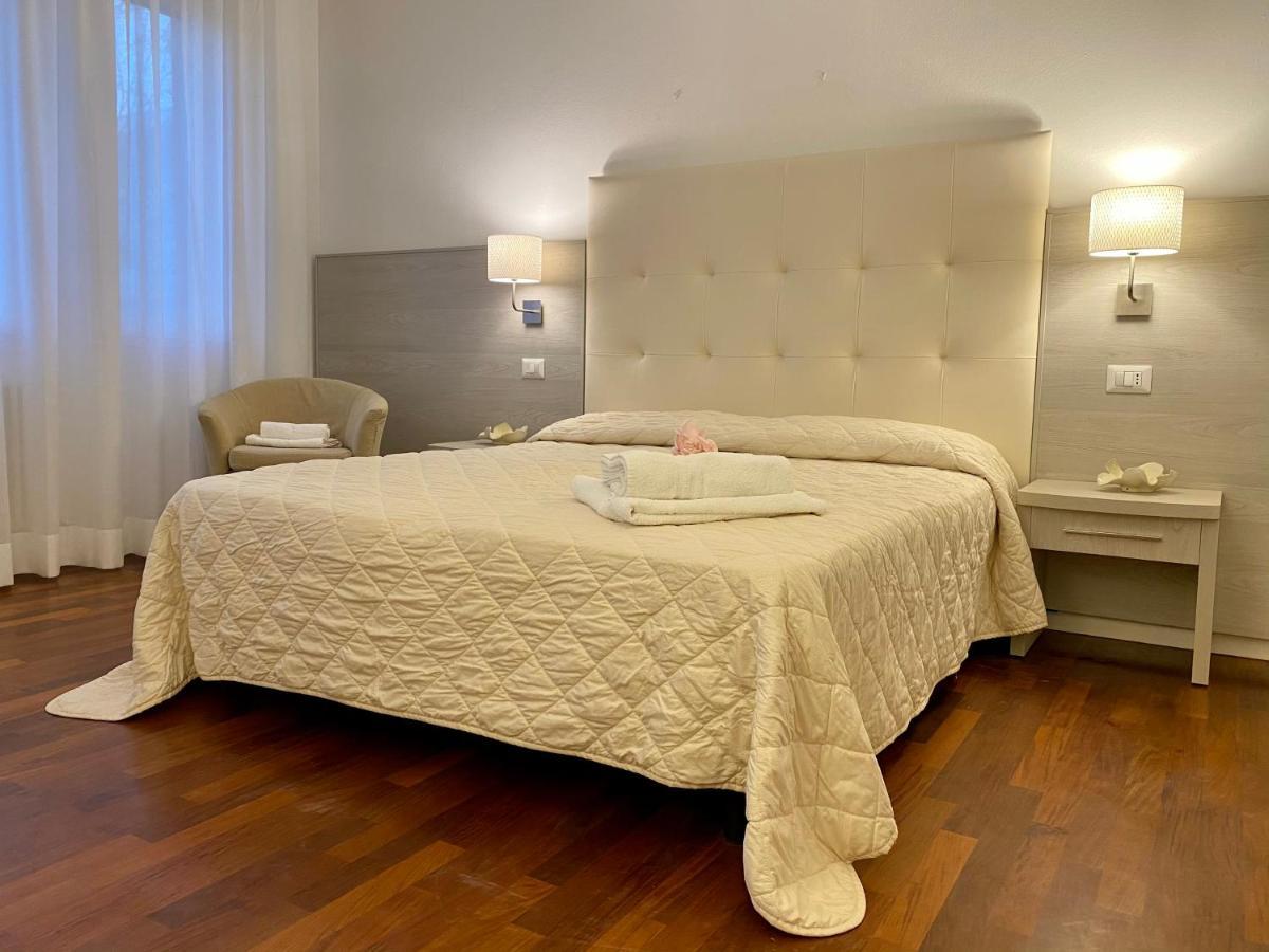 Villa Alda Suites & Rooms Cervia Exterior photo