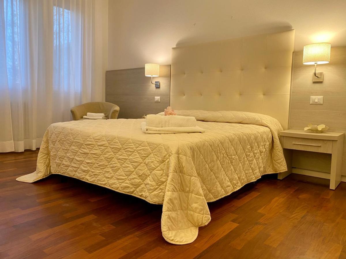 Villa Alda Suites & Rooms Cervia Exterior photo